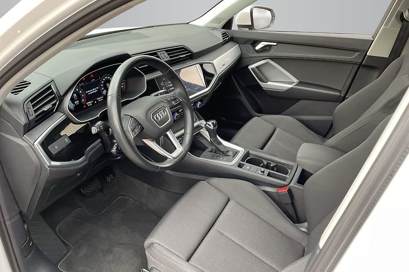 Audi Q3 35TFSI S Tronic Cockpit LED AC - fotka 7 z 15