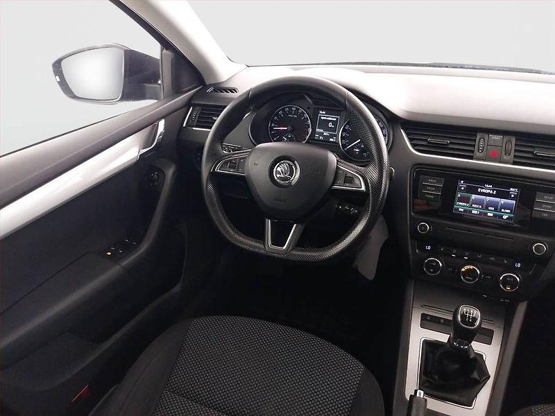 Škoda Octavia (2016) Ambition 1.6 TDI, Tempomat - fotka 7 z 22