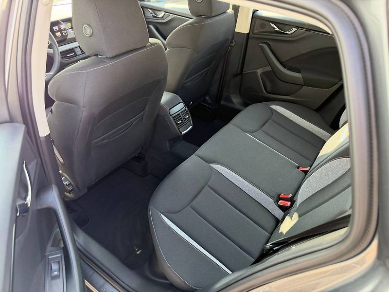 Škoda Scala Selection 1,0 TSI 85 kW 6° MP - fotka 10 z 32