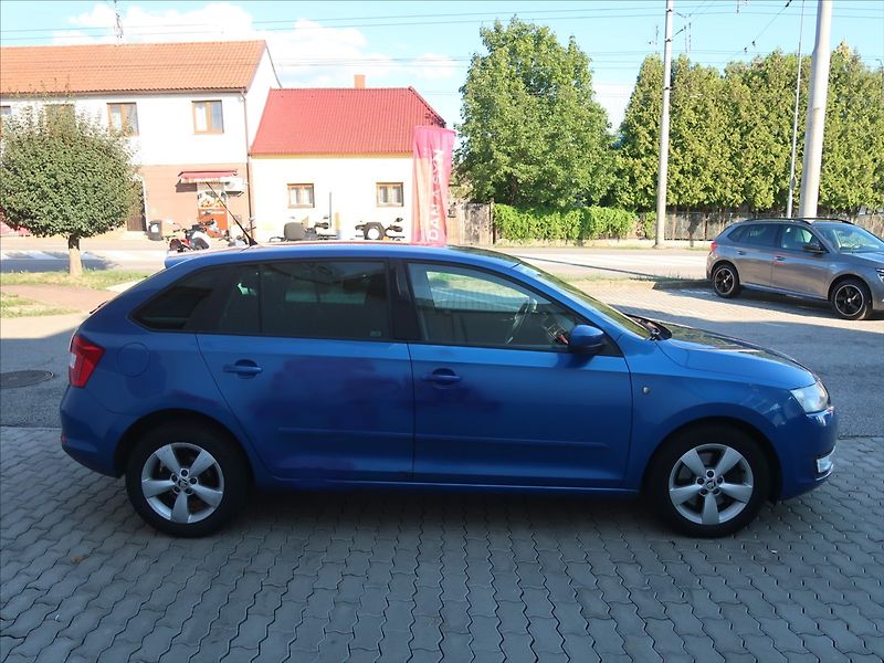 Škoda Rapid 1,2 TSI Spaceback Elegance xen - fotka 3 z 4