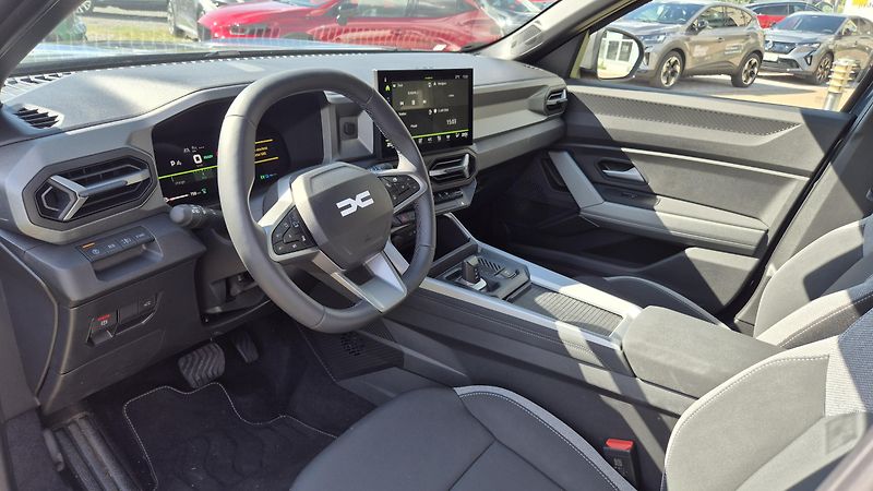 Dacia Bigster (2025) Journey hybrid 155       - fotka 5 z 10