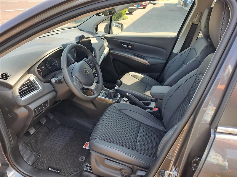 Suzuki S-Cross (2026) 1,4 Elegance AllGrip - fotka 6 z 17