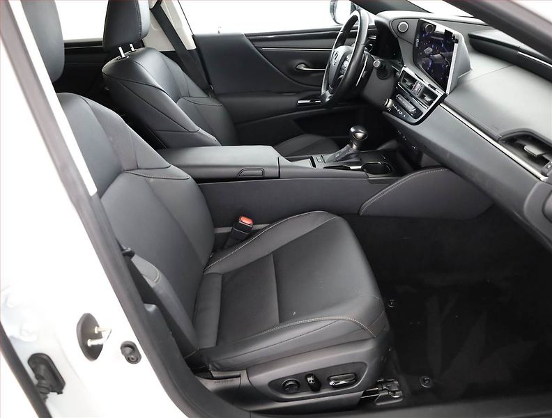 Lexus ES 330 (2024) 300h, Hybrid,Automat,Kůže - fotka 7 z 18