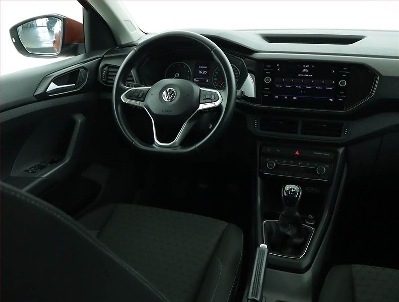Volkswagen T-Cross (2021) Life 1.0 TSI, Serv.kniha, Navi - fotka 7 z 15