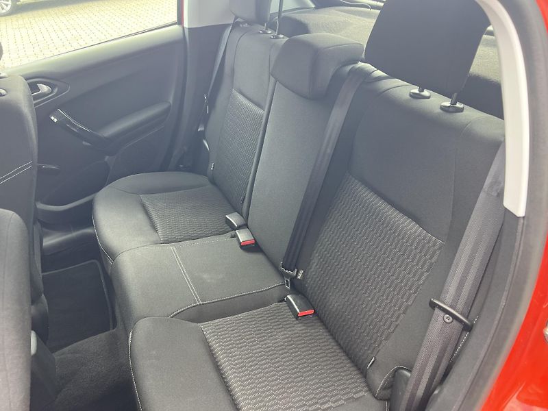 Peugeot 208 1.2*Servis*Tempomat*DPH* - fotka 27 z 37