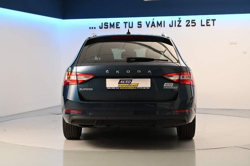 Škoda Superb (2022) 2.0 DSG LED VIRTUAL ACC Kamera - fotka 6 z 36