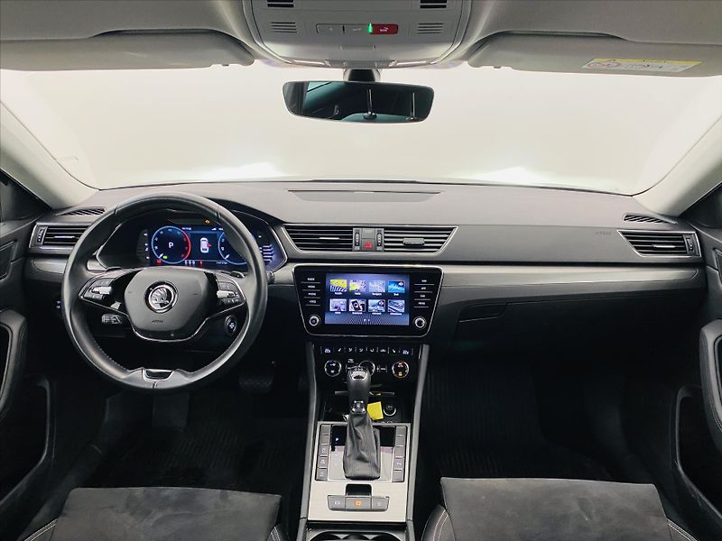 Škoda Superb 2,0 TDI 147kW DSG Style Plus - fotka 9 z 27