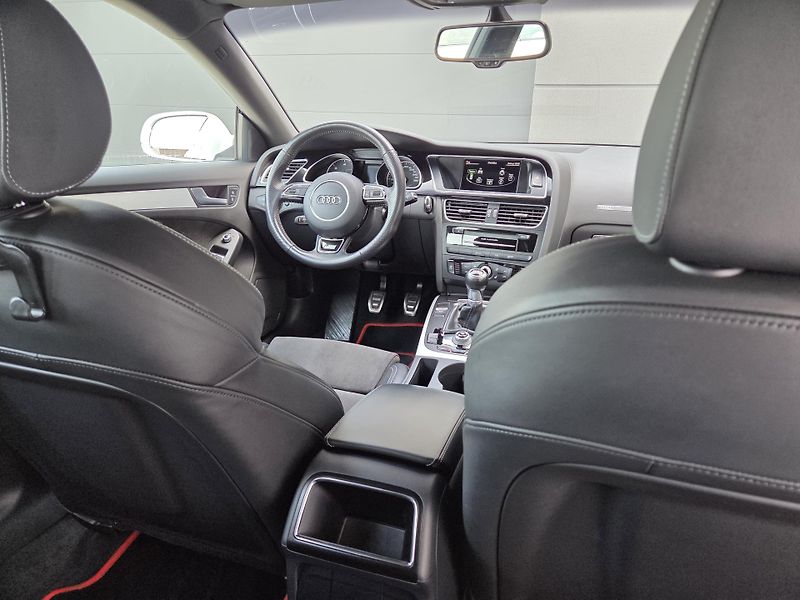 Audi A5 2,0 TDi Sportback - fotka 10 z 40