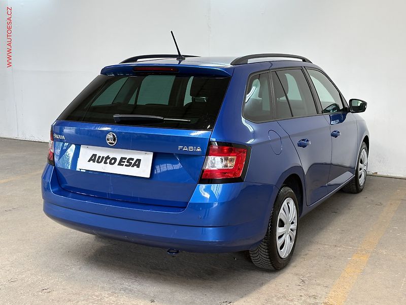 Škoda Fabia (2015) 1.2TSi, ČR, AC, temp, tažné - fotka 4 z 16