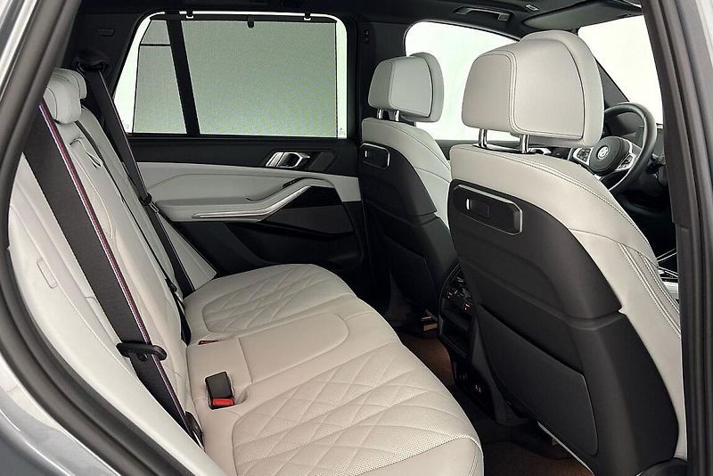 BMW X5 xDrive30d - fotka 14 z 29