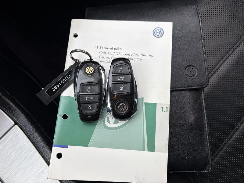 Volkswagen Touareg (2011) 180kW/PLNÝ SERVIS/N.ROZVODY/ - fotka 21 z 22