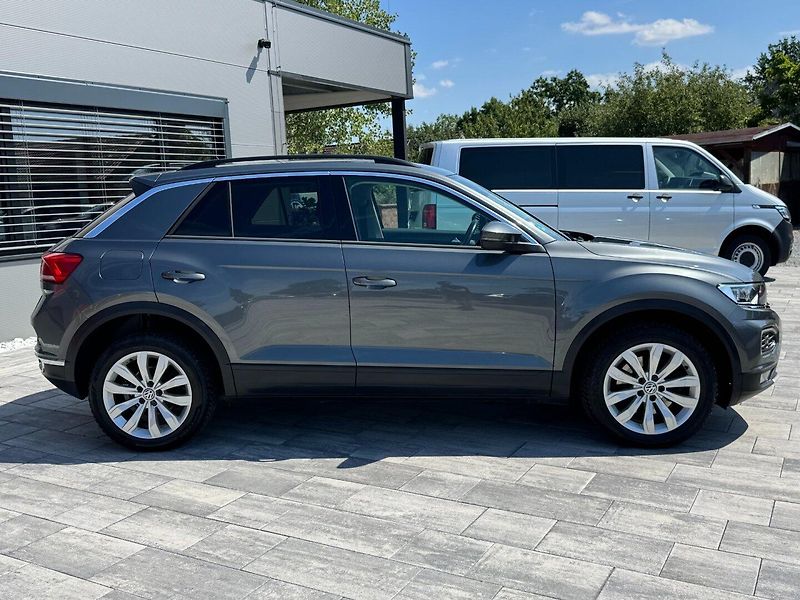 Volkswagen T-Roc (2018) Design 1.0 TSI 85kW - fotka 4 z 35
