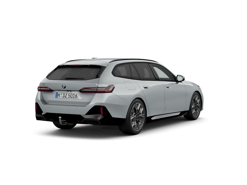 BMW Řada 5 (2026) 540d xDrive Touring - fotka 2 z 10