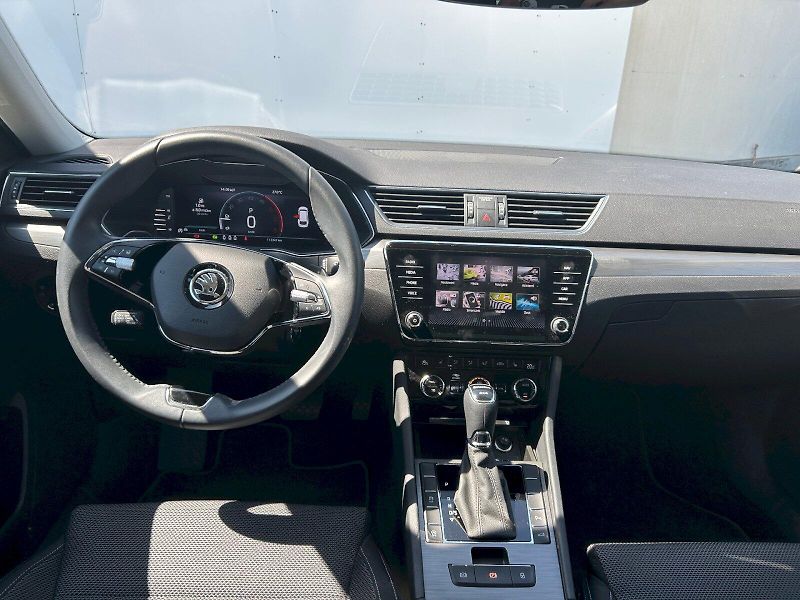 Škoda Superb (2023) COM GRT STY 4X4 TD 140/2.0 A7A - fotka 5 z 31