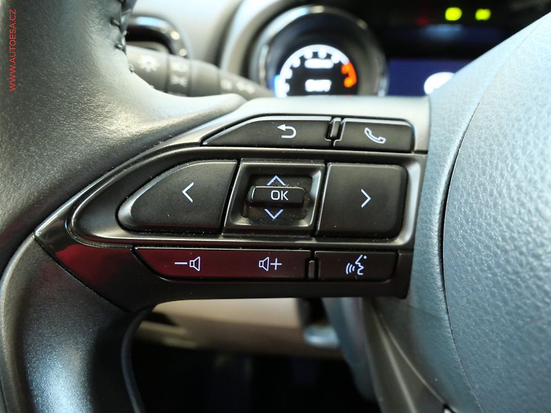Toyota Yaris (2023) 1.5VVT-i, 2.maj,ČR, Navi, AC - fotka 15 z 21