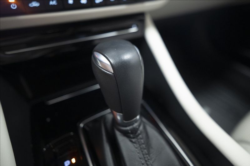 Mazda 6 2,5 SKYACTIV-G AT NAVI KŮŽE ČR - fotka 25 z 44