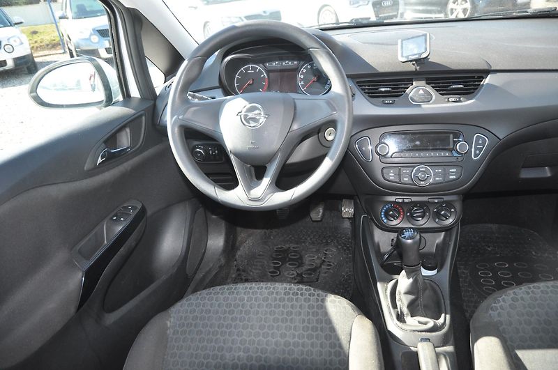 Opel Corsa 1.2i 51kW - fotka 5 z 12