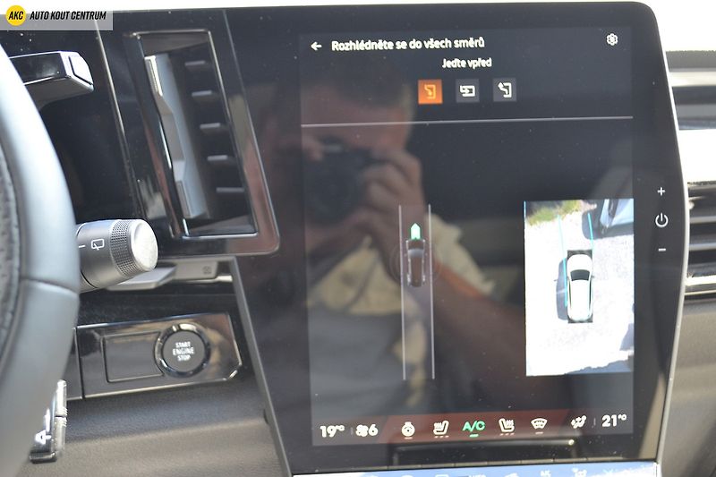 Renault Espace ICONIC E-TECH FULL HYBRID 200k - fotka 56 z 78