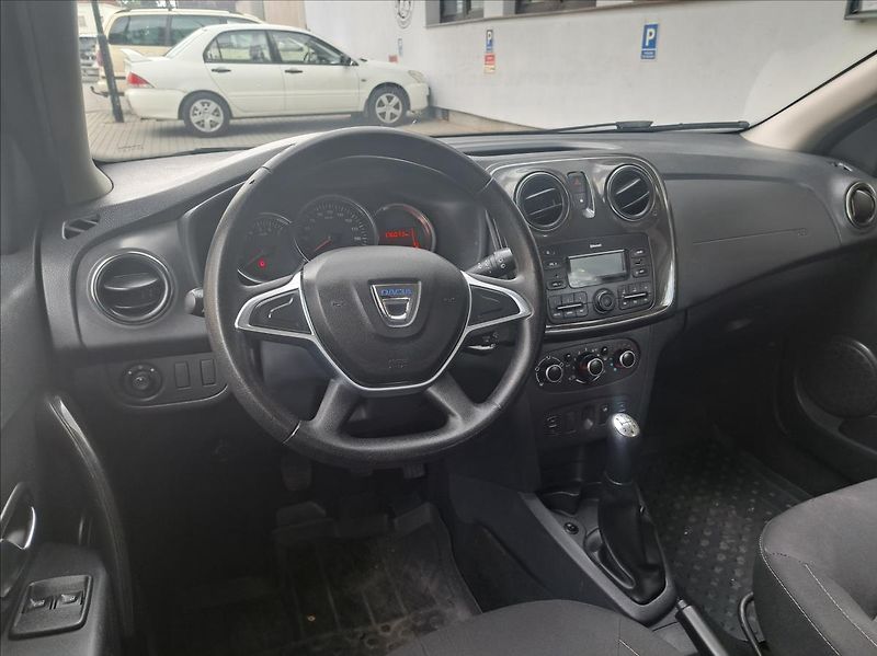 Dacia Sandero 1,0 SCe - fotka 24 z 35