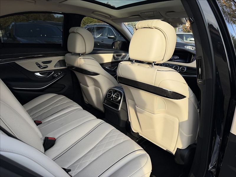 Mercedes-Benz Třídy S 560 4Matic AMG - fotka 27 z 32
