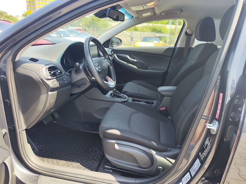 Hyundai i30 1.0 T-GDI/88kW Smart DCT - fotka 13 z 27
