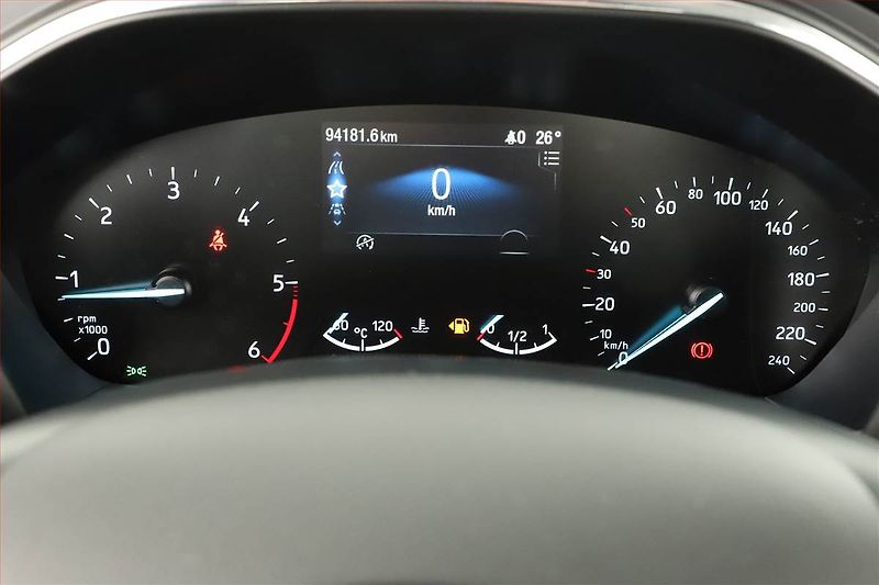 Ford Focus (2020) 1.5 EcoBlue, Navi, Tempomat - fotka 11 z 18