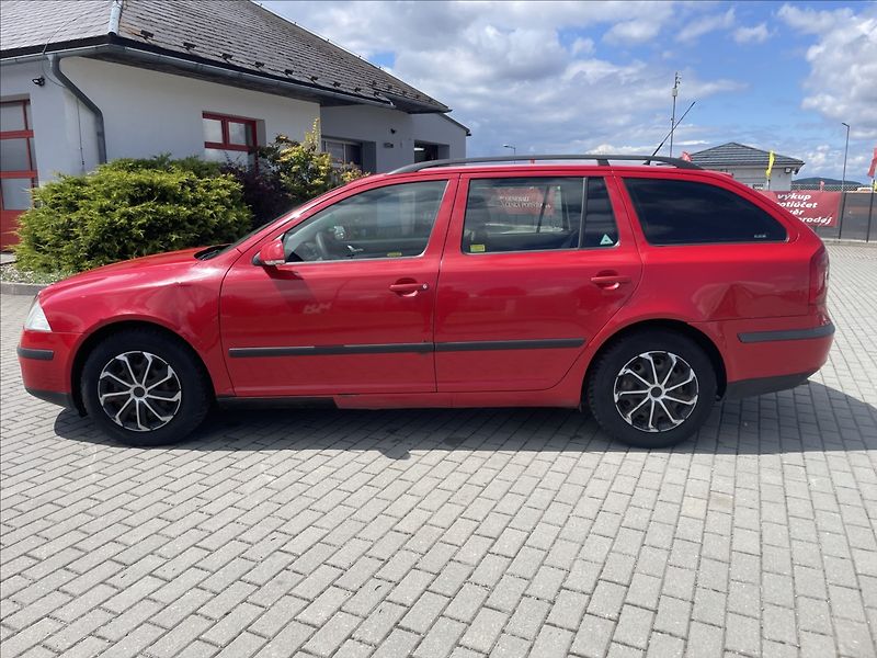 Škoda Octavia 2,0 TDi 103kw BKD Klimatronic - fotka 31 z 35