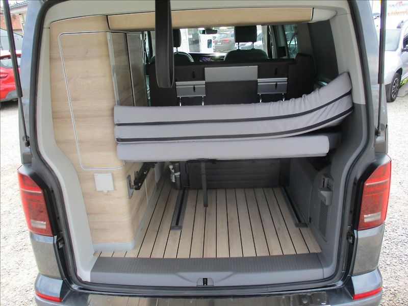 Volkswagen California 2,0 TDI 146kW Ocean 4MOT DSG D - fotka 8 z 36