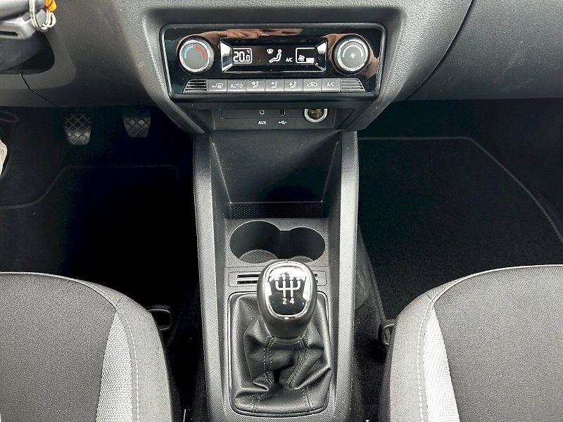 Škoda Fabia (2018) Combi 1.0 TSI 70kW MP5 Ambitio - fotka 19 z 31