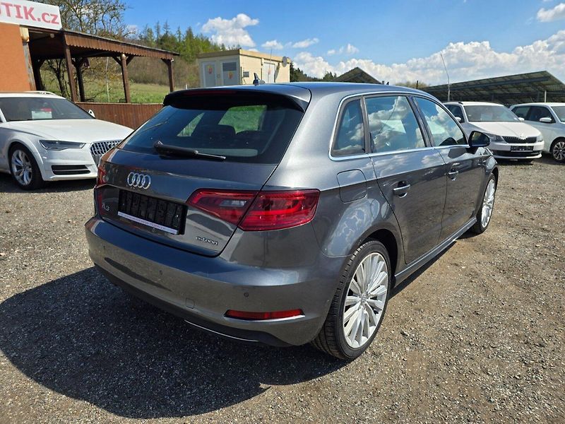 Audi A3 (2015) 1.4 TFSi Sportback E-T - fotka 7 z 24