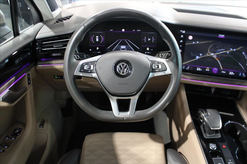 Volkswagen Touareg V6 TDi 210kW 4MOTION ACC/DYN/N - fotka 16 z 38