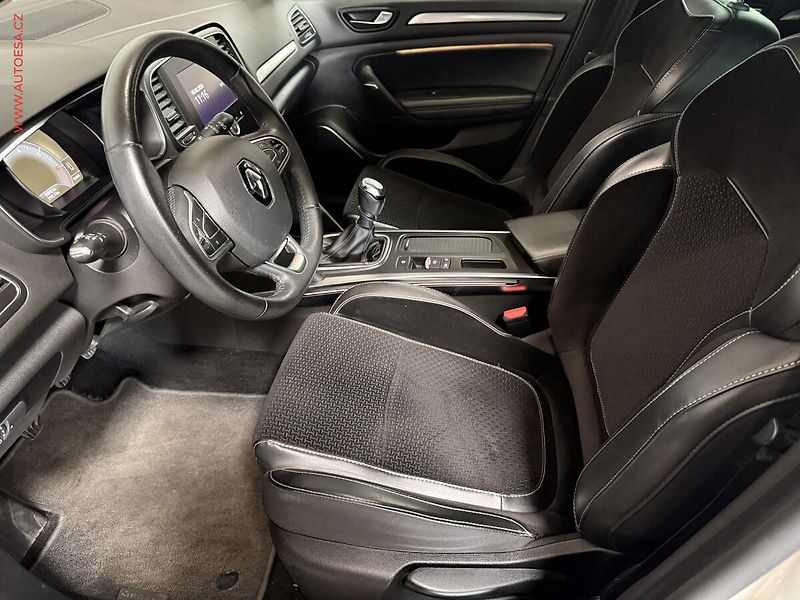 Renault Mégane (2017) 1.2TCe, Navi, AC - fotka 9 z 17
