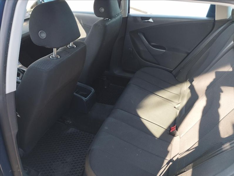 Volkswagen Passat 2,0 TDi 103KW - fotka 10 z 15