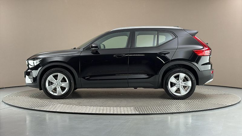 Volvo XC40 2.0 B3 AUT Core - fotka 4 z 27