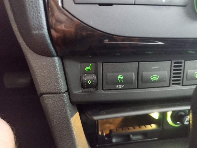 Ford Focus (2006) 2,0i,107KW,AUTOMAT,XEN,ALU,NAV - fotka 33 z 36