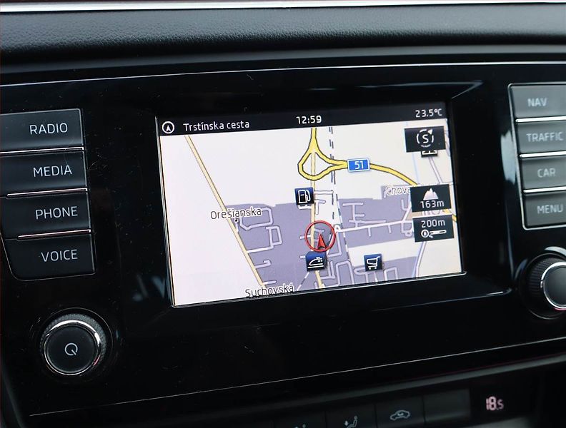 Škoda Octavia (2014) 1.6 TDI, Navi, Tempomat - fotka 13 z 16
