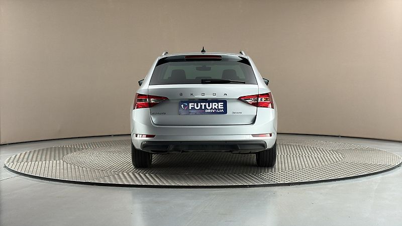 Škoda Superb 2.0 TDI Style Combi - fotka 5 z 26