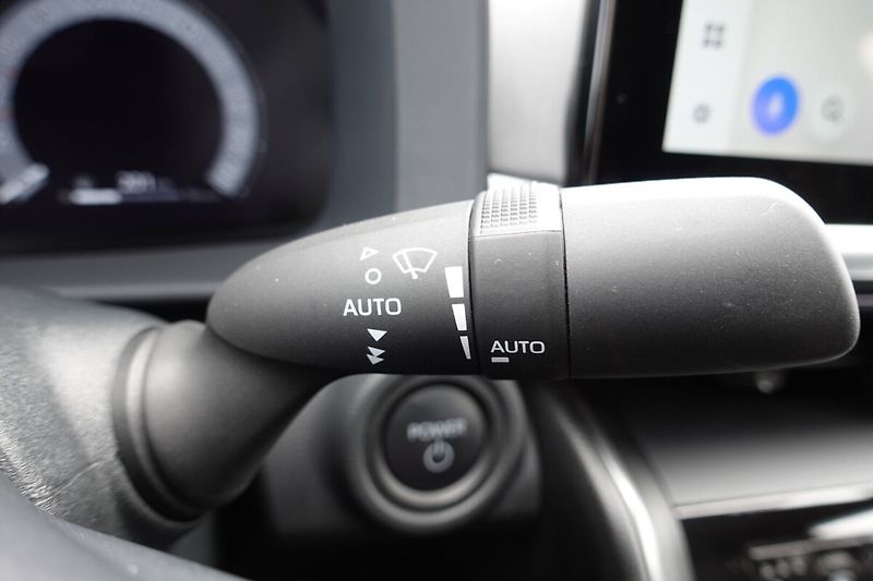 Toyota C-HR 2.0 HEV (4x4) GR SPORT Premier - fotka 32 z 36