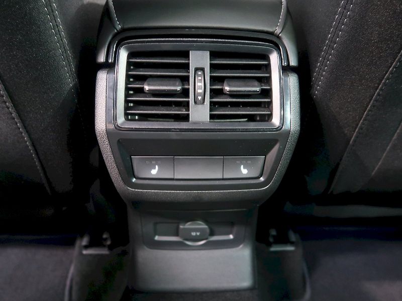 Škoda Karoq (2026) SPORTLINE 1.5TSI 110KW DSG - fotka 40 z 43