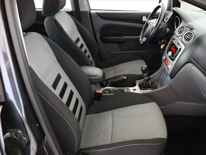 Ford Focus (2010) 1.6 i, LPG, po STK - fotka 7 z 13
