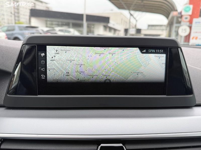 BMW Řada 5 520d XDRIVE 140kW - fotka 15 z 33