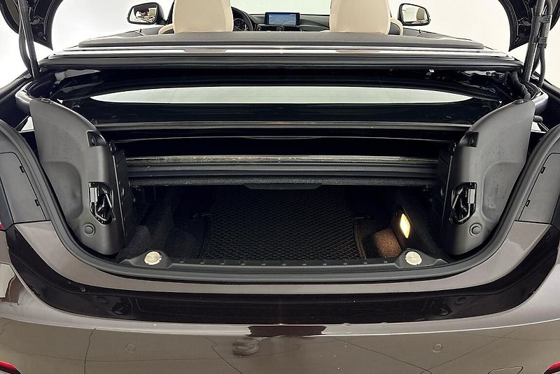 BMW Řada 4 420d Cabrio - fotka 11 z 23