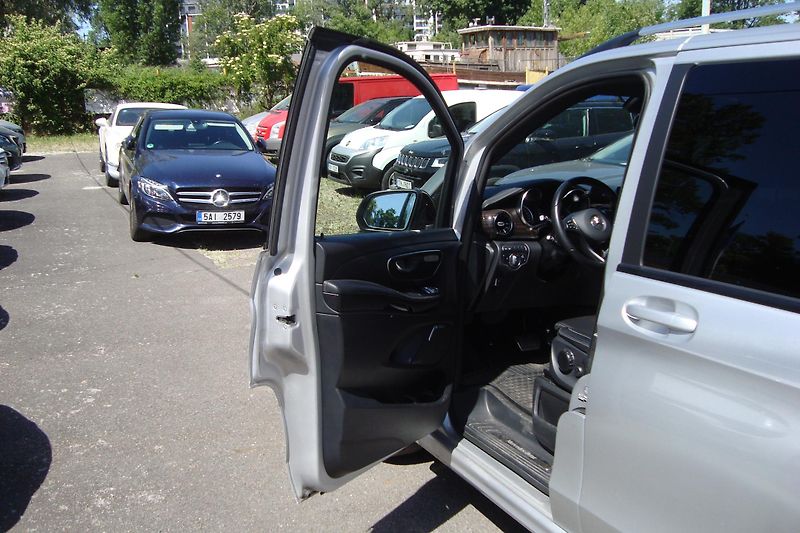 Mercedes-Benz Třídy V (2023) 300d 4-M,Extra Long,ČR,1.M.6m - fotka 23 z 71