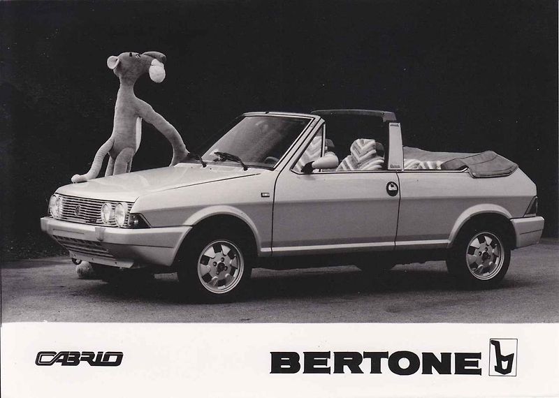 Budíky Fiatu Ritmo Cabrio.
