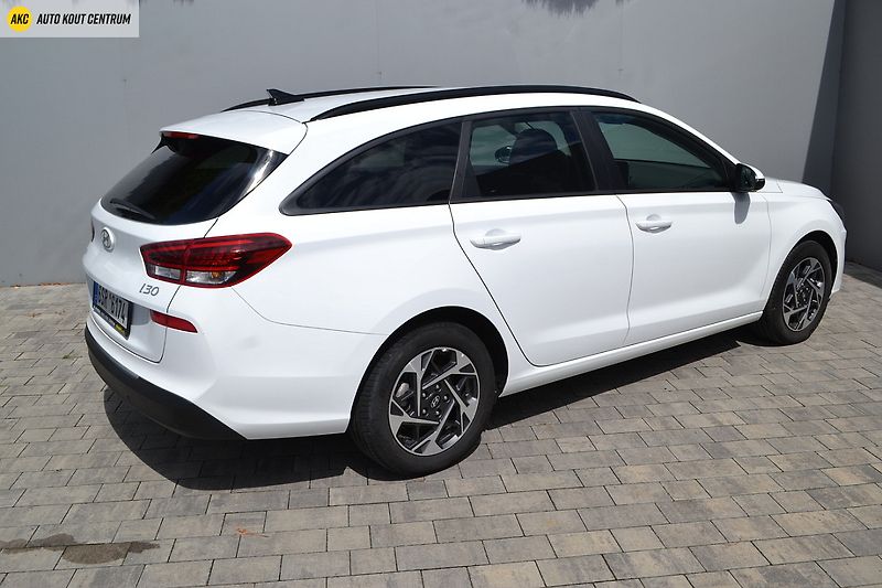 Hyundai i30 WG 1,5I MT SMART FAMILY NAVI - fotka 6 z 43
