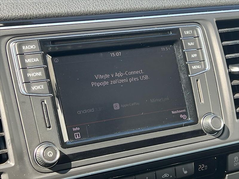 Volkswagen Multivan 2,0 TDi 7DSG 4Motion EDITION - fotka 24 z 29