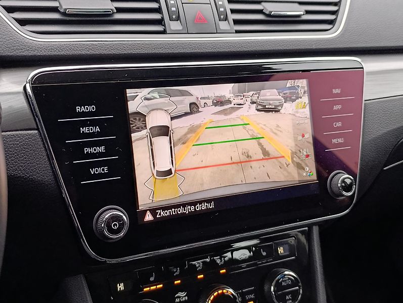 Škoda Superb 2.0TDI 147kW STYLE VIRTUAL DPH - fotka 22 z 29