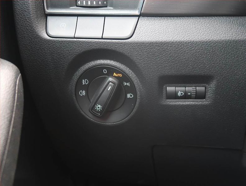 Škoda Fabia (2018) Ambition Plus 1.0 TSI - fotka 16 z 21