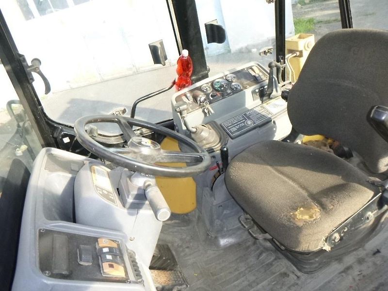 Caterpillar (2005) 428C - fotka 13 z 18