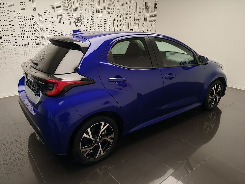 Toyota Yaris 1.5 Hybrid e-CVT Style - fotka 4 z 30